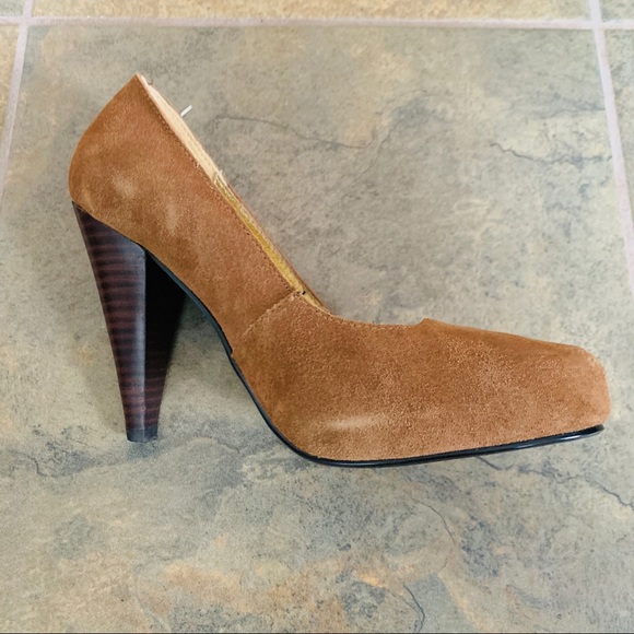 Restricted Sz 6 cognac suede platform toe heels - Picture 2 of 8